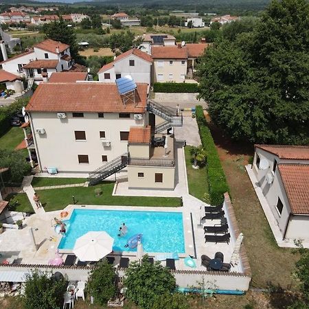 Apartments Pilic Rosini Esterno foto
