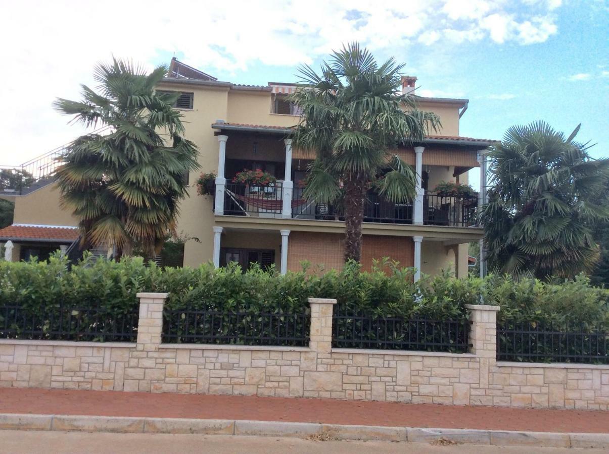 Apartments Pilic Rosini Esterno foto