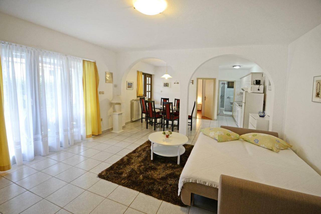 Apartments Pilic Rosini Esterno foto
